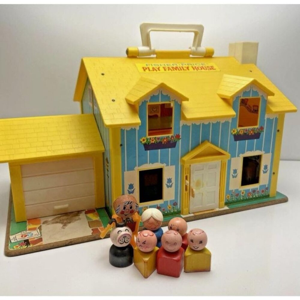 Vintage Fisher-Price Play Family House With Figures & Accessories - Picture 3 of 7